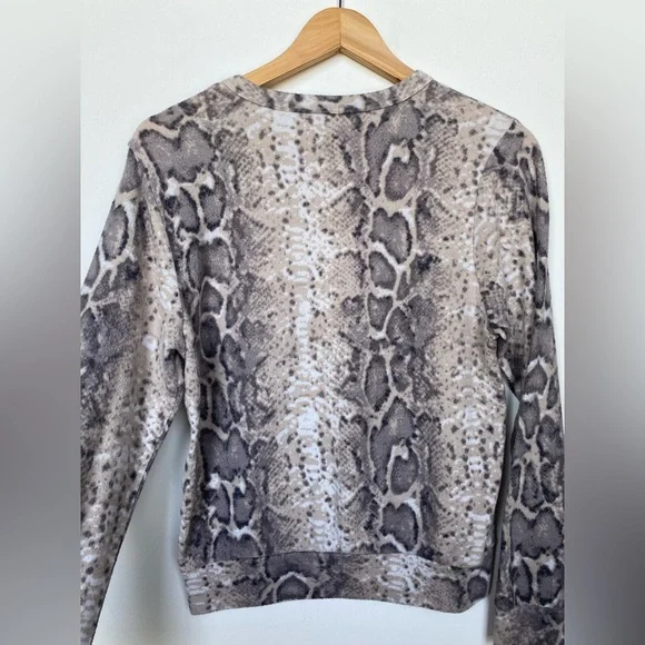 Boutique Print Sweater - Picture 2 of 3